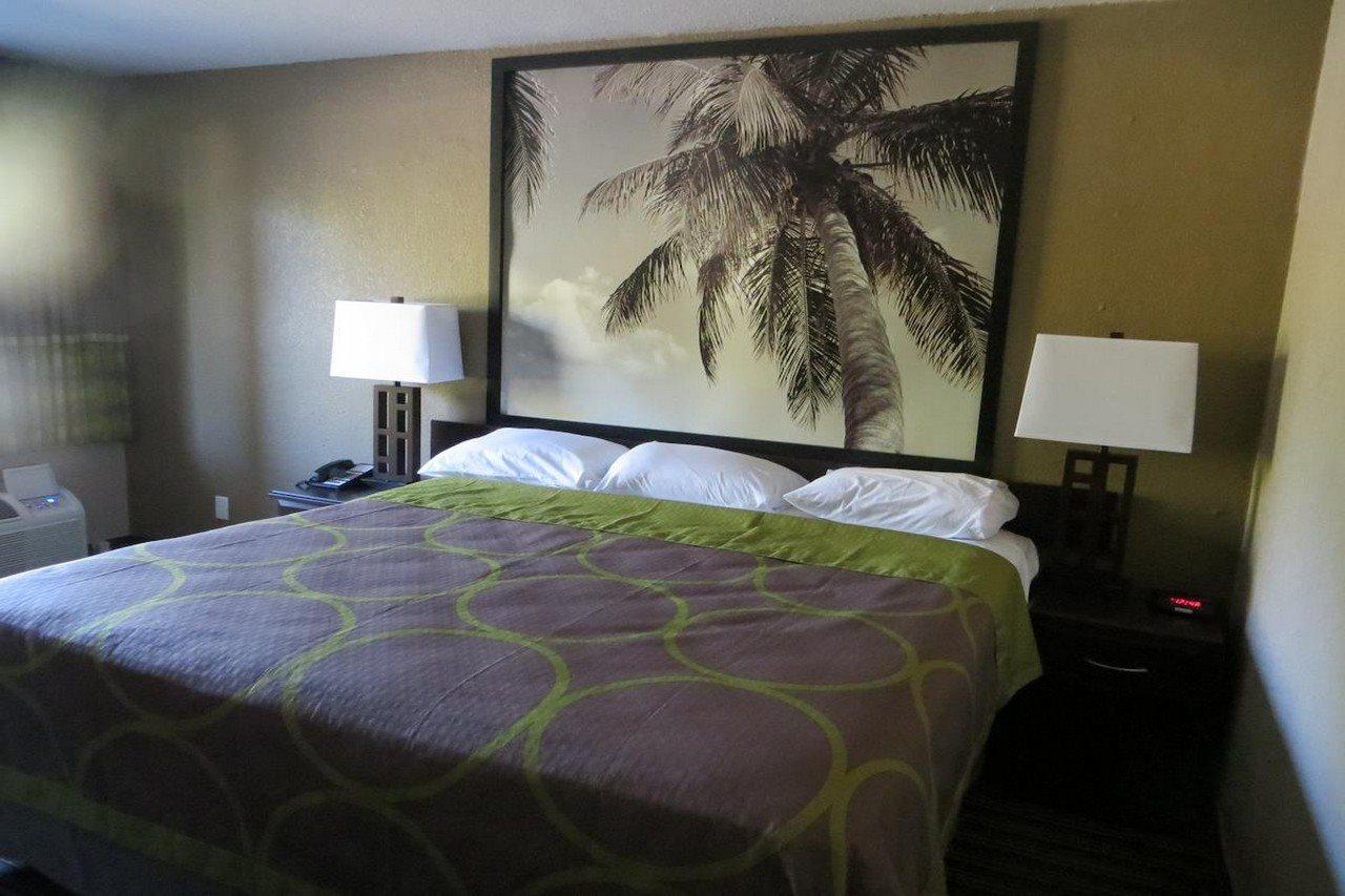 Super 8 By Wyndham Fort Myers Dış mekan fotoğraf