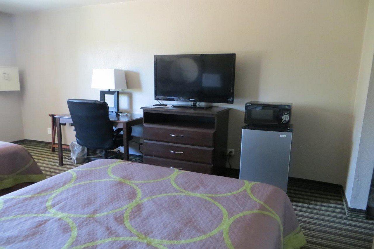 Super 8 By Wyndham Fort Myers Dış mekan fotoğraf