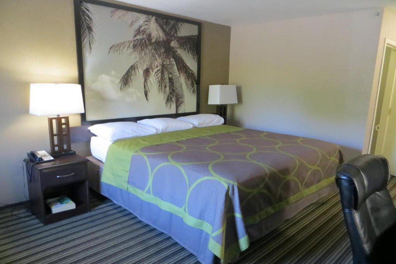 Super 8 By Wyndham Fort Myers Dış mekan fotoğraf