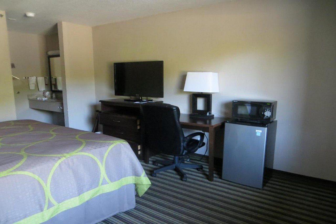 Super 8 By Wyndham Fort Myers Dış mekan fotoğraf