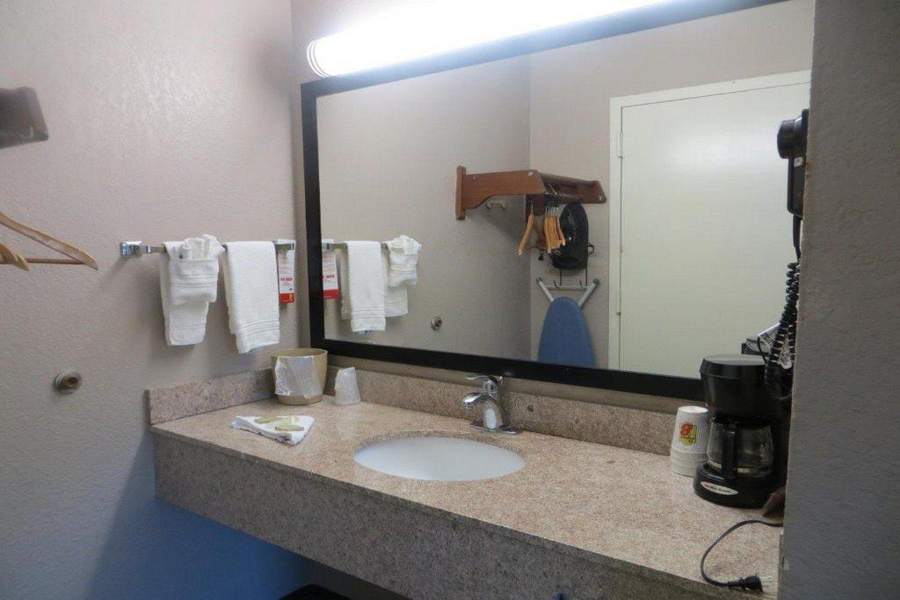 Super 8 By Wyndham Fort Myers Dış mekan fotoğraf